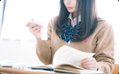 国語と英語と数学と理科は偏差値が70あるのに「文系か理系かどっちなの、はっきりしてよ」と頻繁に言われる・・・