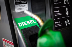 馬鹿｢原付に軽油入れたら壊れた…｣バイク屋｢うーんこれは修理しないと治りませんよ｣←そうなの？