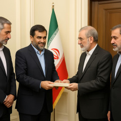 イラン、ホルムズ海峡通航料を初めて受領 国会副議長   |  そもそも国際海峡の通過に許可がいる時点でおかしいんだよ  |  ホルムズ海峡はイランの隣だぞ