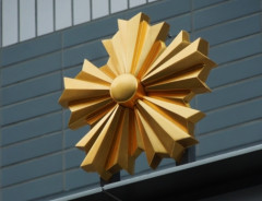 組員「みかじめ料払え。15万だ、10万でもいい。なかったら7万でも」店主「断る！」