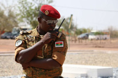 ブルキナファソ軍事政権、権力強化のため118のNGOを解散…治安対策を名目に市民社会への統制強化！