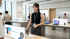 【画像】Huawei、噂の折りたたみiPhoneを先に発売してしまう