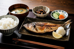 【速報】毎日新聞「高市ランチ会定例化、焼魚定食に麻生は手を付けなかった！麻生と高市に溝」→出席者「食べていましたよ」