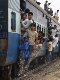【動画】🇮🇳インドのガキ、家の近くに駅がないから途中下車