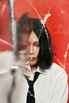 【悲報】米津玄師さんと星野源さん、戦争反対を表明してないと叩かれてしまうｗｗｗｗｗｗｗｗｗｗ