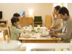 【朗報】ワイ継父、妻の連れ子がタメ口だったのに敬語に変わる