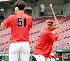 カープ新井監督、ドラ1平川蓮に熱血指導「ワンポイントだけ」