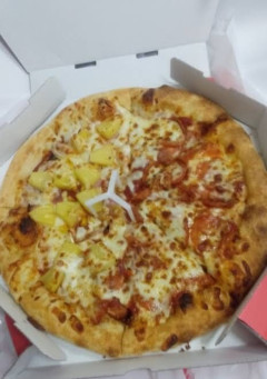 【画像】パイナップルのピザ、美味い