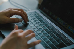 中高年、AIに涙…「長話に付き合ってくれる」「1人暮らしの寂しさが紛れる」