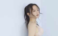 【朗報】森香澄の最新ランジェリー、布面積が少なすぎてしまう