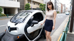 【免許不要画像】普通自動車からこの一人乗りEV「ブルージェー（50万円」に乗り換えるという選択‥‥これなら雨に濡れずに済むね🤗