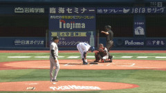 DeNA・ヒュンメル、2連続レガース外し失敗ｗｗ