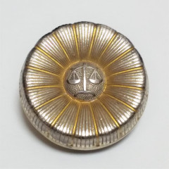 【悲報】弁護士という職業、冷静に考えたら不要じゃねえか？