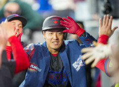 岡本和真　打率 .222 本塁打 4 打点 9 OPS .694