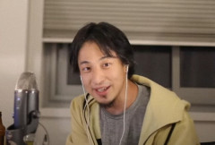 【動画】ひろゆきさん、物を投げられてサッと避ける反射神経を披露ｗｗｗｗｗ