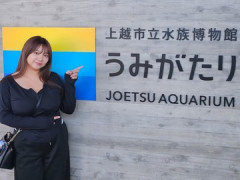 爆胸美女の着衣パイスラｗｗｗ