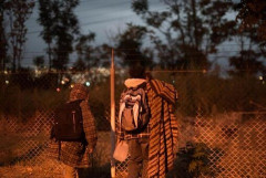 【地獄】ブルブル震える息子を放置して連れ子より女を優先した男の末路がこちら・・・