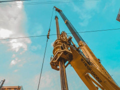 【悲報】61歳作業員、クレーンの作業中に800kgの鉄板に挟まれた結果・・・・