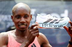 【人類速報】マラソン、初の2時間切り