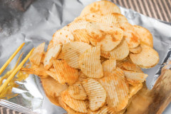 【悲報】黒人「ポテチうめえw」AI「銃の所持を検知しました。あなたを逮捕します」⇒！