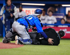 オスナのバットが直撃した審判、マジで続報がない