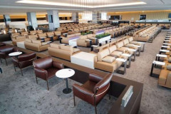 ANA、ついに“聖域”上級会員制度にメス！→SNS騒然「阿鼻叫喚が…」何があった？ ラウンジ混雑解消への「大ナタ」に賛否