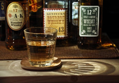 ウイスキー風呂いいらしいな。浴槽1つに安物をペットボトルのキャップ1杯分でいいらしい