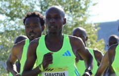 【快挙】ケニア出身の男子マラソン選手、人類初で2時間を切る歴史的偉業を達成！　「50m走◯秒台のペースで42kmを全力疾走し続けないと不可能な無理ゲー」ｗｗｗｗｗ