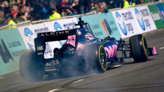 アルピーヌのコラピントがブエノスアイレスでF1のデモランをやって50万人以上集めて炎上したらしい