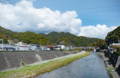 【視線】田舎の人はなぜチラチラ見てくるのか