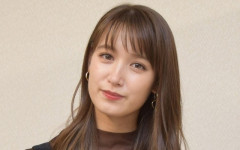 【画像】トラウデン直美さん、甲子園始球式でミニスカ美脚を披露ｗｗｗｗｗｗｗｗｗｗｗｗ