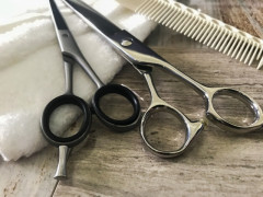 切り終えた床屋「今日は遊びに行くの？ワックスかなんか付けとく？」