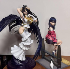 【画像】1万6200円のフィギュアとクレーンゲームの景品を並べてみた結果・・・