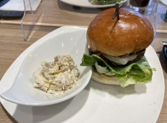 ハンバーガー屋さん「ピック（原価1,300円）を持って帰る客が多くてしんどい」