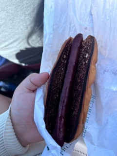 【悲報】楽天モバイル最強パークのホットドッグ、黒焦げでも「これ普通です」で販売休止へ・・・・・・・・・