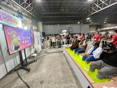 【朗報】Vtuberさん、オタクと足湯に入ってしまうwwwww