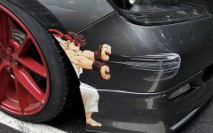 外国人「車に残った傷跡をクリエイティブに修理してみたぞ！」