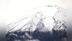 冬季閉鎖中の富士山、オランダ人の投資マネジャーの男性が下山中に滑落し足首骨折…山岳救助隊員ら１０人が捜索して救助