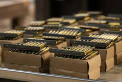 世界の軍事費が11年連続増の約460兆円…急増の欧州、福祉削減に国民反発！