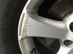 ホイールのガリ傷って直るん？