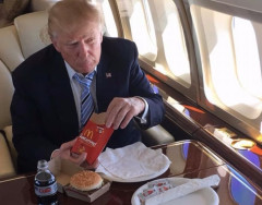 トランプ米大統領「ダイエット・コーラが体内の細胞を死滅させる」…とまどう参謀たち！