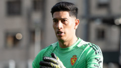 【悲報】サラゴサGKさん、退場宣告された直後に相手選手の顔面をブン殴ってしまうｗｗｗｗｗｗｗｗｗｗ