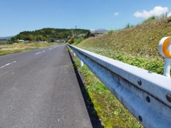 【恐怖】逃げ場なし。走行中の車から「左後ろタイヤ」が突然射出した結果・・・・