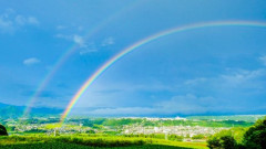【画像】東京都心さん、ダブルレインボーを出してSNSを虹まみれにしてしまう