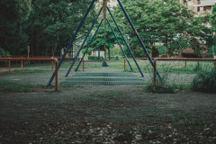 33歳児、8歳児と喧嘩して足払いを決めてしまう