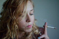 【悲報】イギリスで2009年以降に生まれた人達がタバコを吸えなくなる法案が可決ｗ