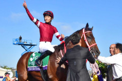 【衝撃】フォーエバーヤングさん、秋ローテが「BCクラシック連覇」か「凱旋門賞挑戦」のガチで究極の2択ｗｗｗｗｗｗｗｗｗｗ