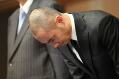 海老蔵「おい、飲めや。根性ねえのかぁｗｗｗ」（灰皿にテキーラ）関東連合リーダー「勘弁してくだい」←これｗｗ