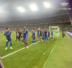 韓国人「優勝直後のサウジファン、日本選手に『ゴミを投げつける』信じられない行為」→「えっ？深いため息しか出ない‥」