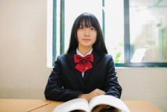 【衝撃】現役高校生の半数以上「生まれ変わっても自分になりたい」